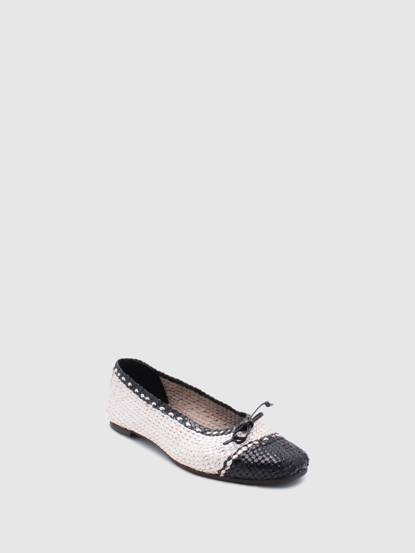JJ Heitor Beige/Black Classic Loafers