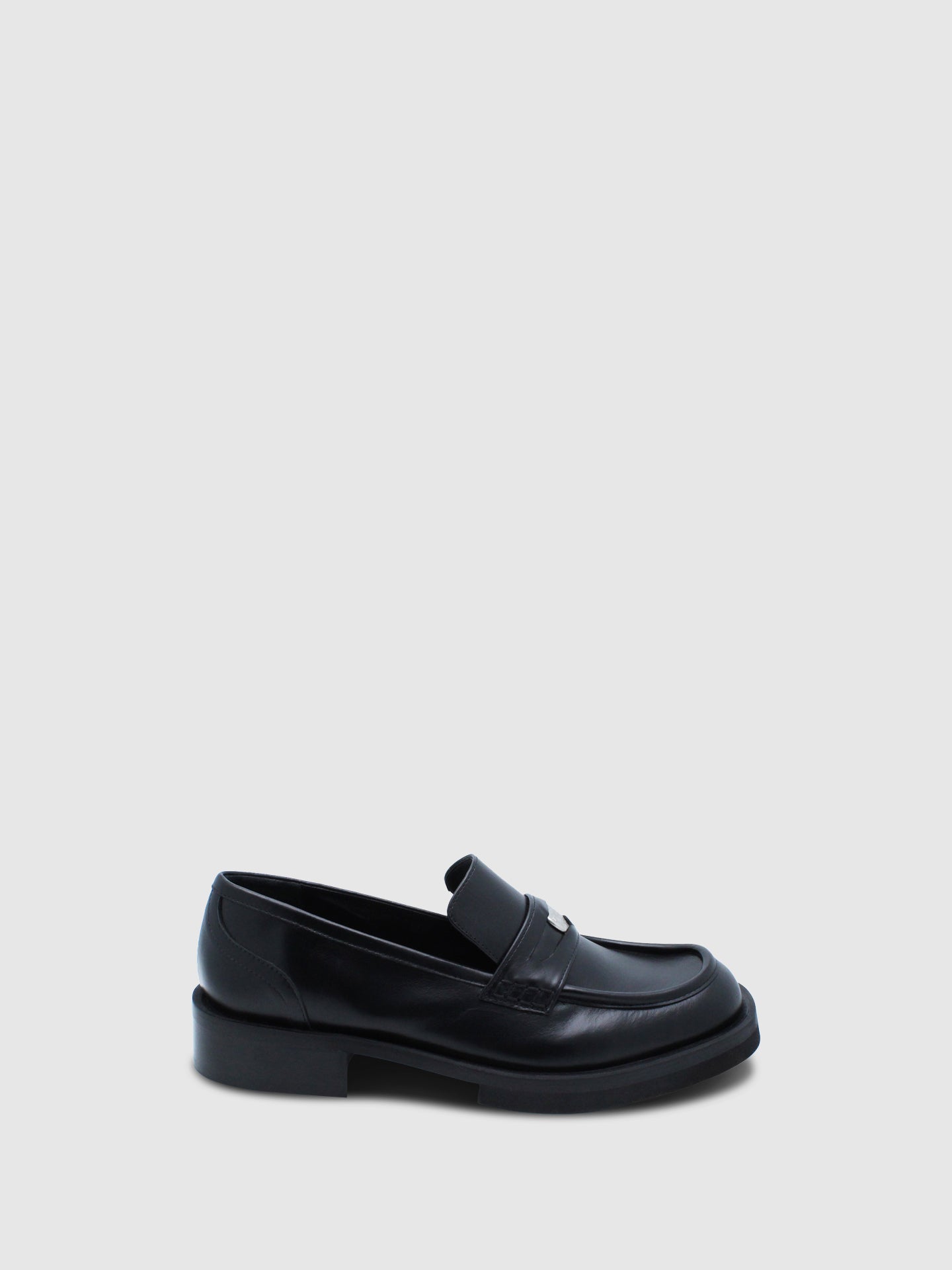 JJ Heitor Loafers Clássicos em Preto