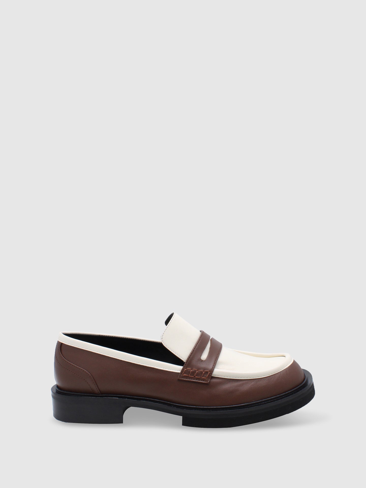 JJ Heitor Loafers Clássicos em Castanho