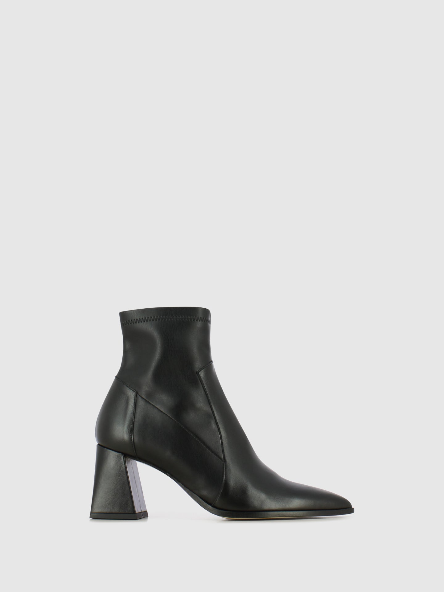 Sofia Costa Botins com Fecho em Preto