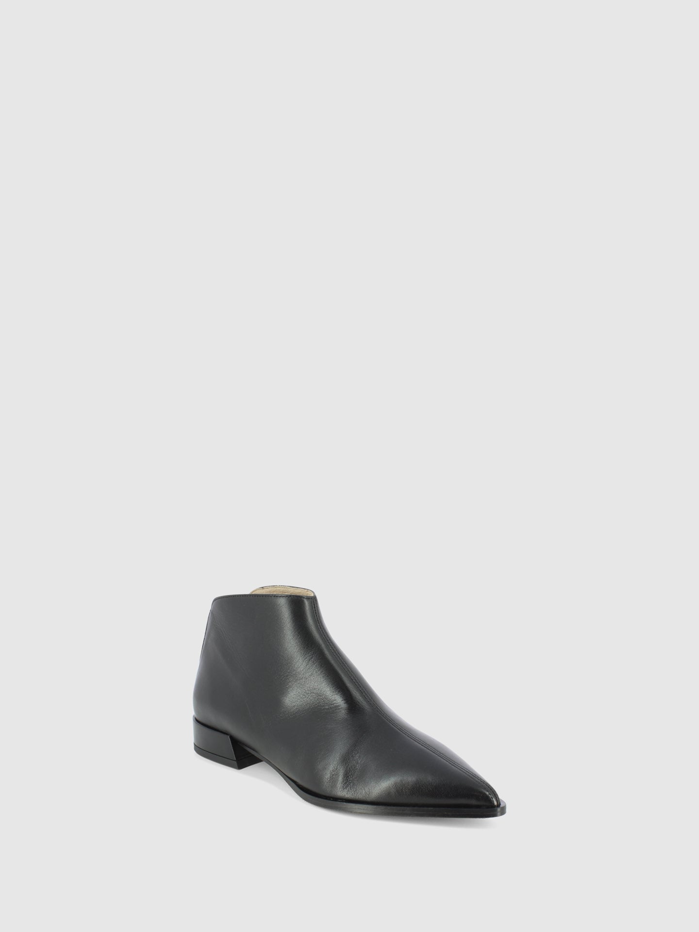Sofia Costa Botins Chelsea em Preto