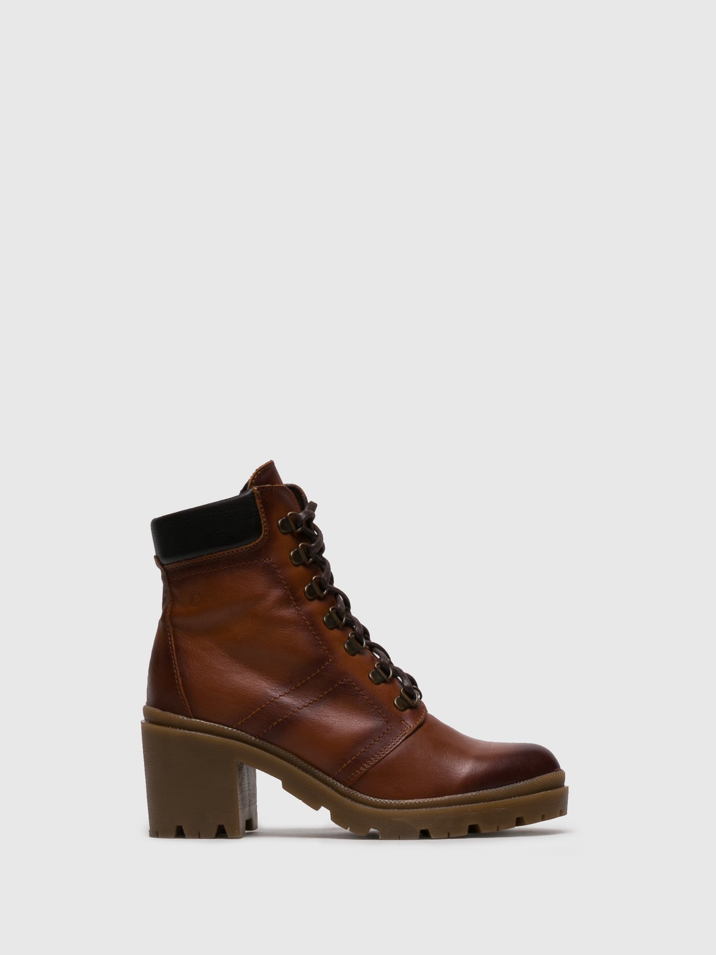 Carmela Botins com Fecho em Camel