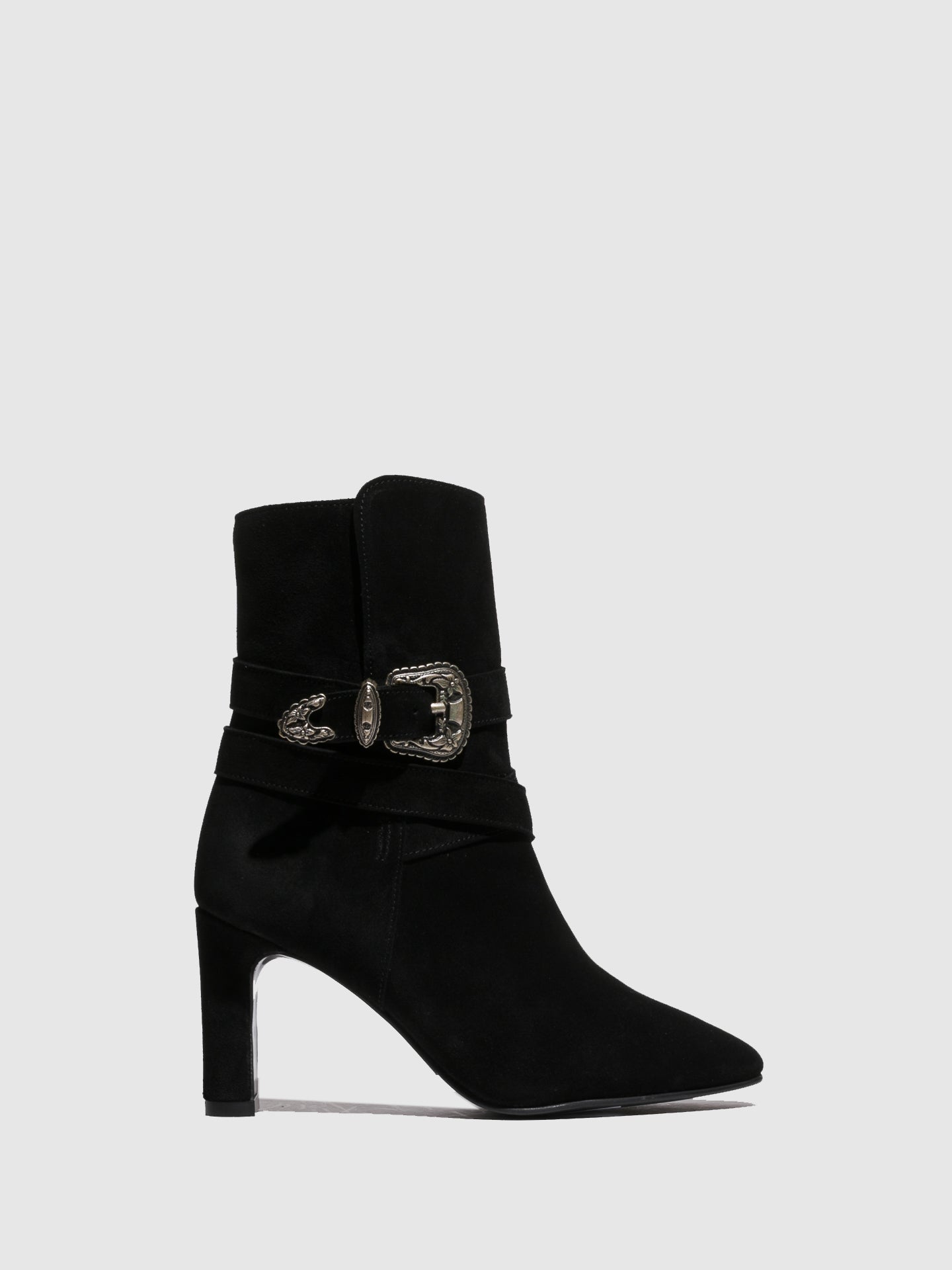 Foreva Botas com Fivela em Preto