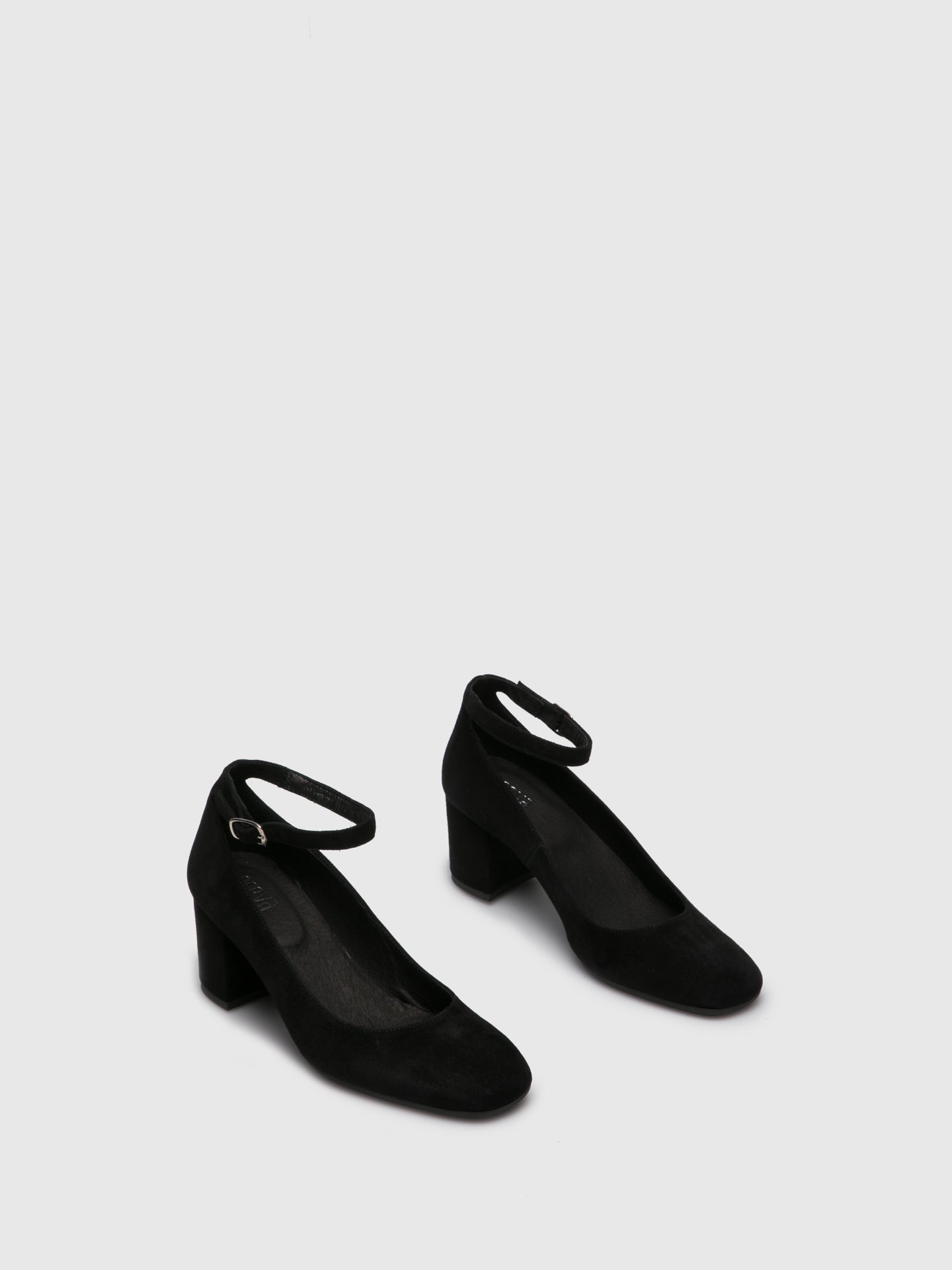 Foreva Sapatos com Tira no Tornozelo em Preto