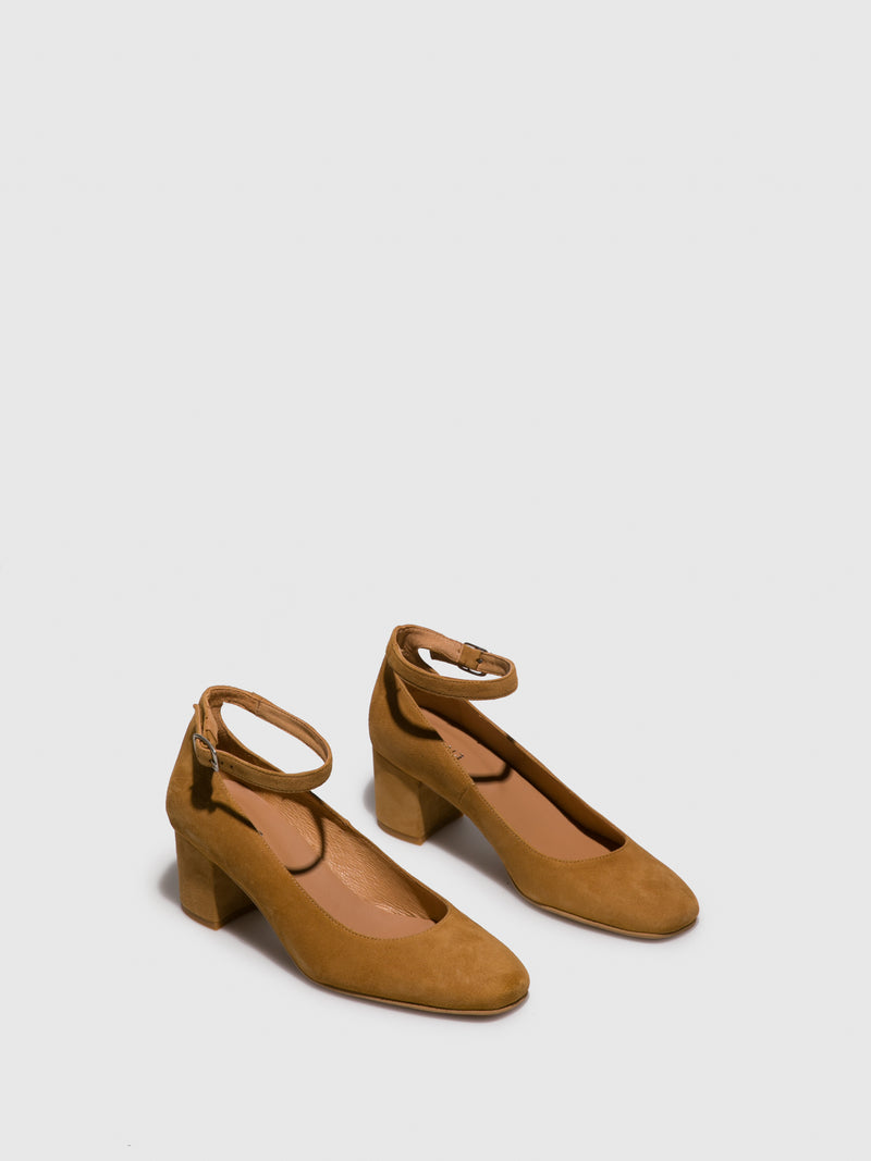 Foreva Sapatos com Tira no Tornozelo em Castanho
