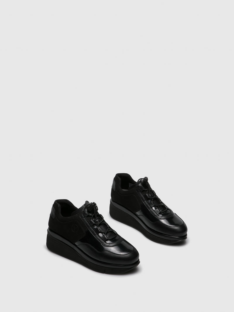 Saydo Sapatos com Cunha em Preto